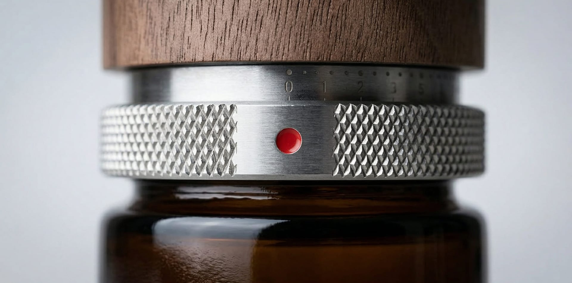 Comandante C40 multi-click stepped grind adjustment mechanism knurled ring red marker dot precision setting control premium manual grinder