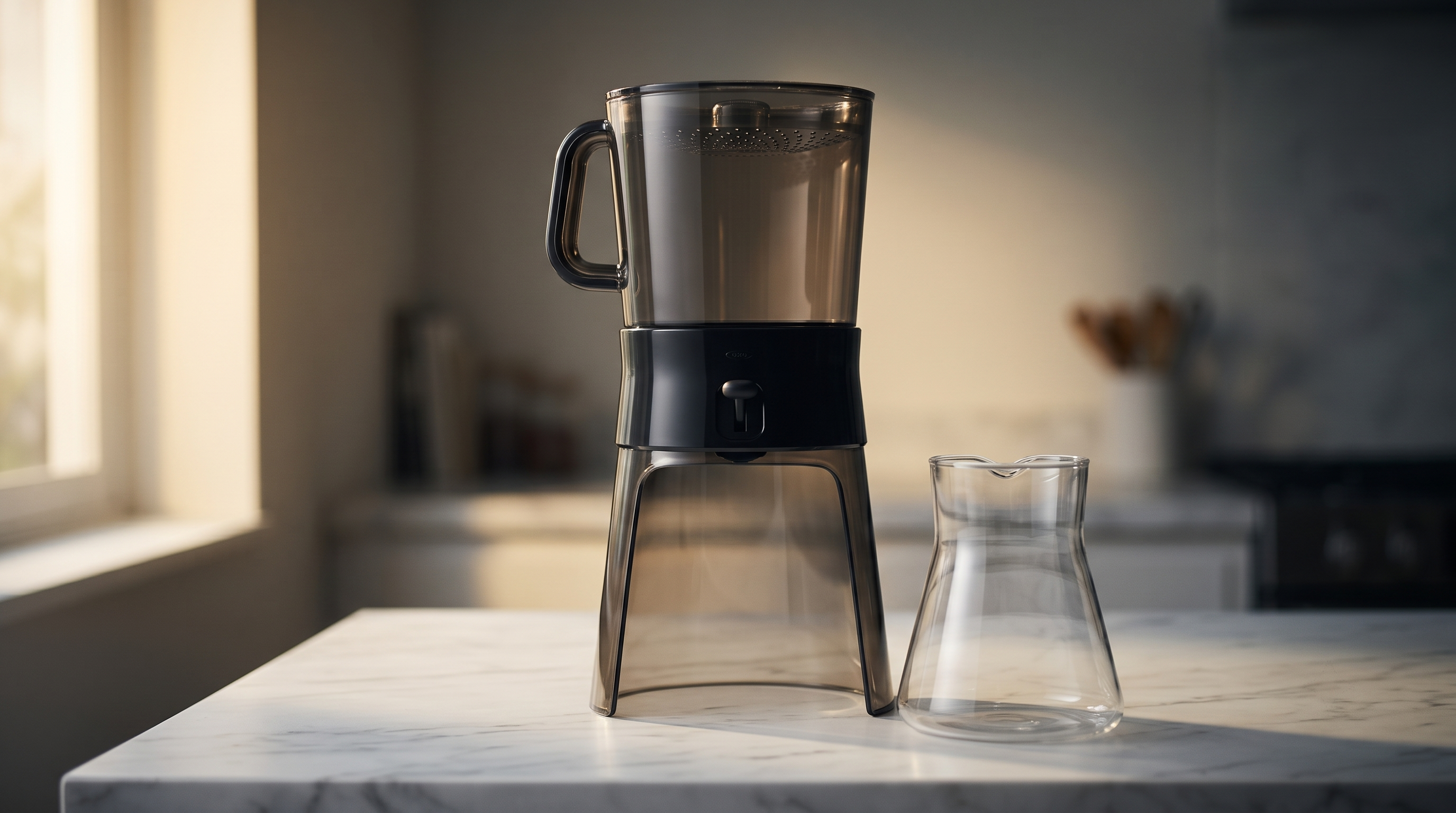 OXO Good Grips Cold Brew Coffee Maker 32 oz - Hero background