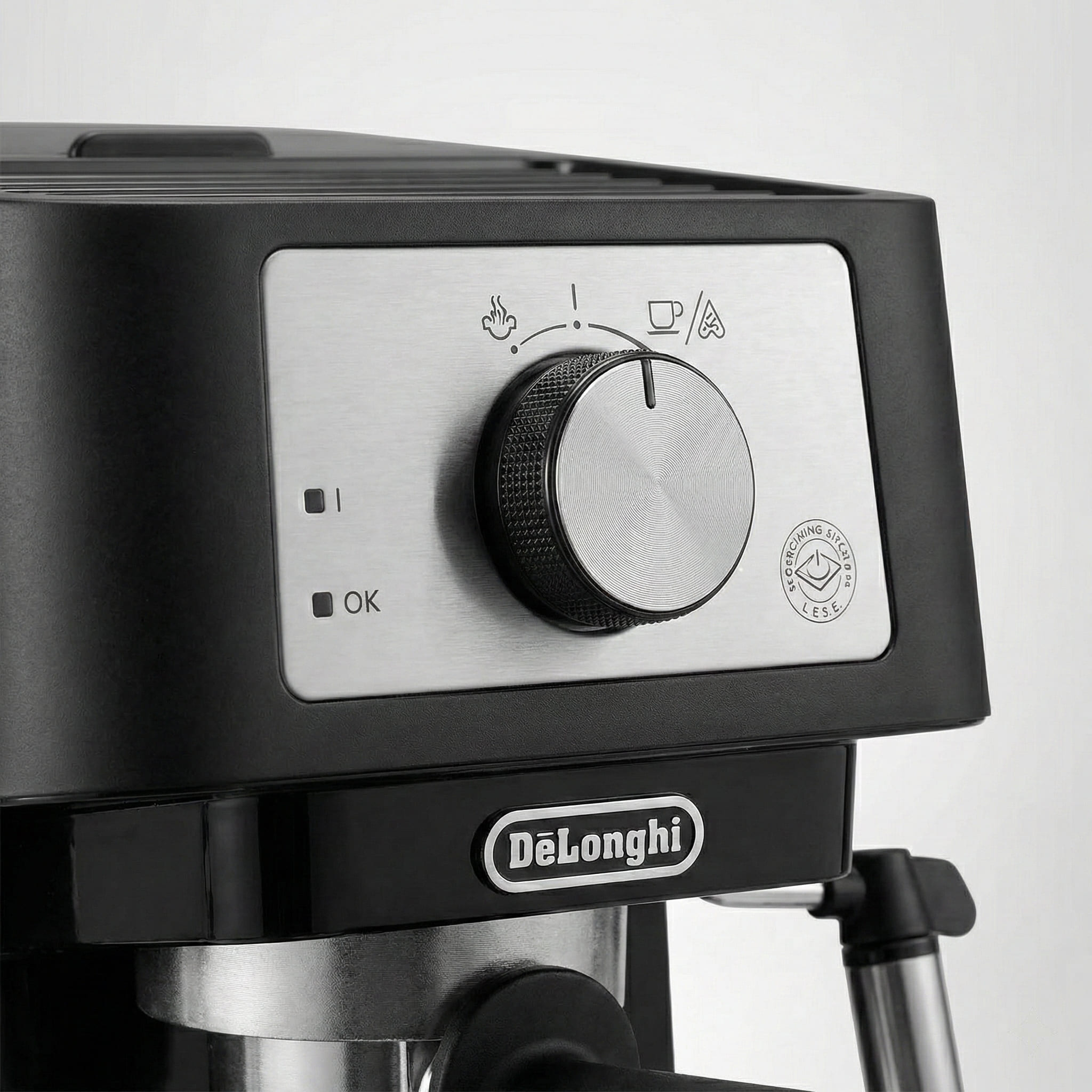 DeLonghi Stilosa dual-function dial manual control espresso steam toggle entry-level machine operation simple