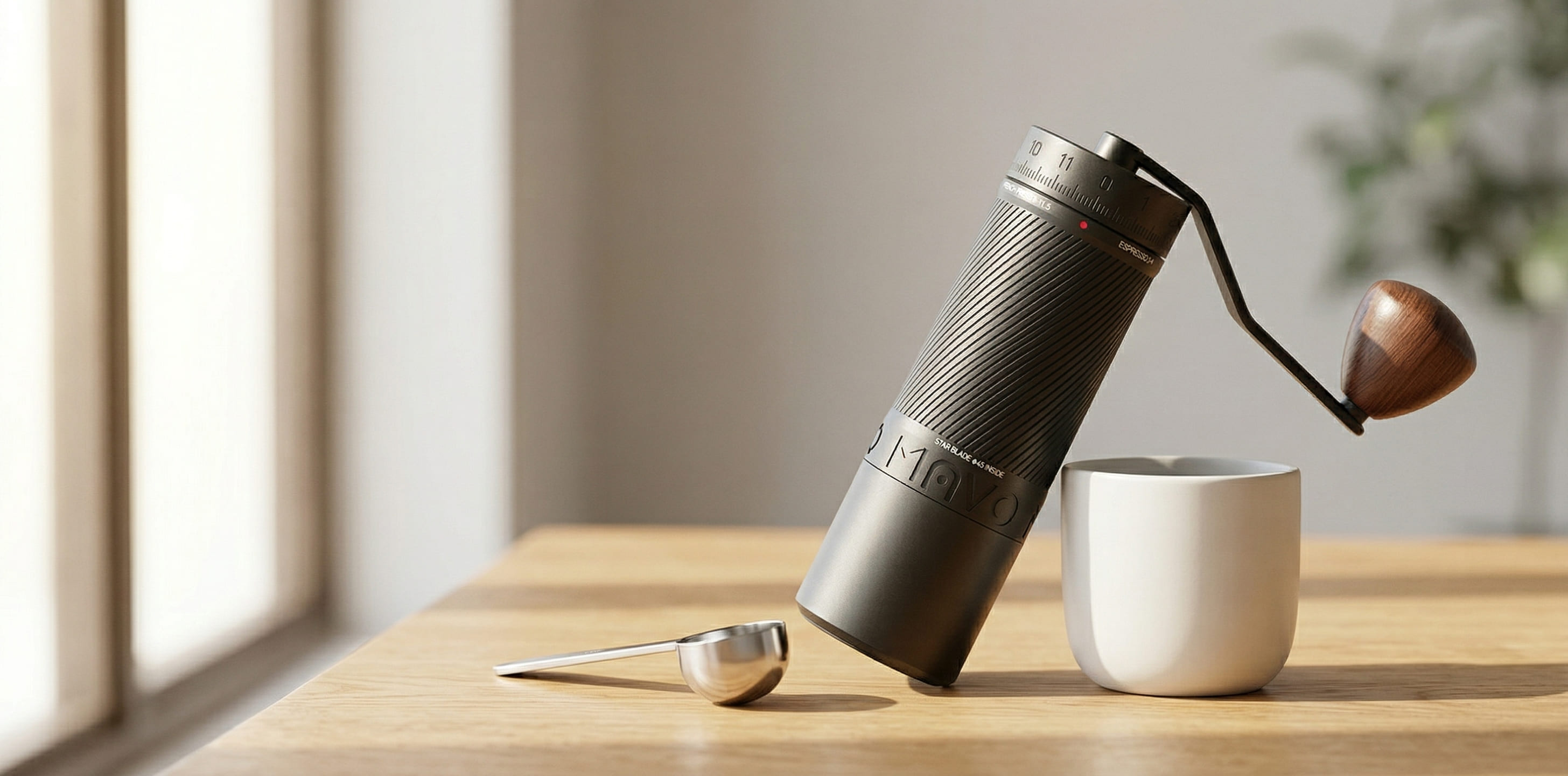 Mavo Phantox Pro premium manual coffee grinder espresso and filter brewing setup specialty coffee V60 gooseneck kettle mavo phantox pro hand grinder workflow